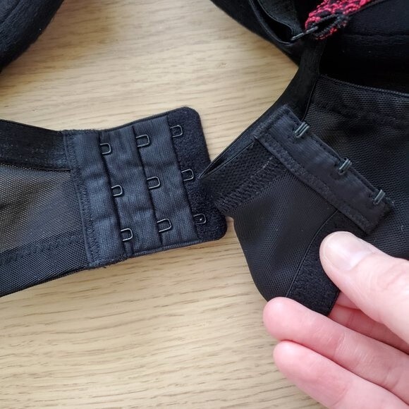 Cacique Red and Black Lace Underwire Bra 40DD - Picture 8 of 8